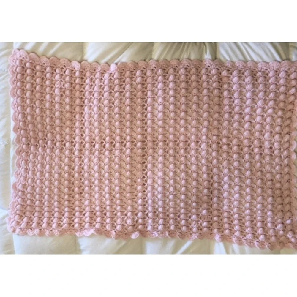 Handmade Bright Pink Scalloped Edge Crochet Baby Blanket 40x50in